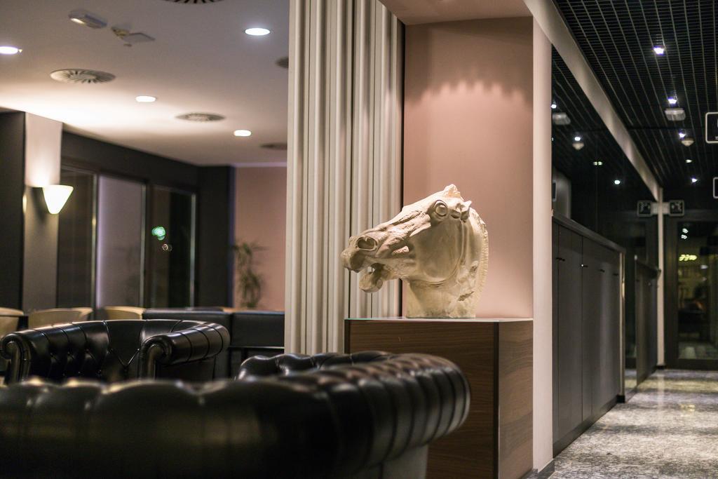 华尔多夫皇宫酒店 卡托利卡 外观 照片